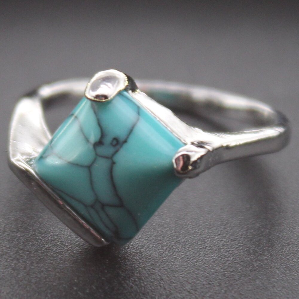 124252-US 9 Diamond Shape Blue Stone Ring.